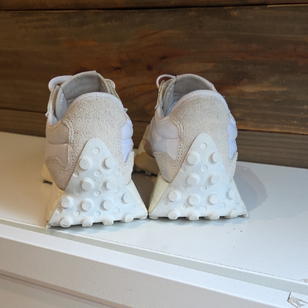 New Balance Women’s Pale Pink and Cream Retro Sneakers - Picture 2 of 11